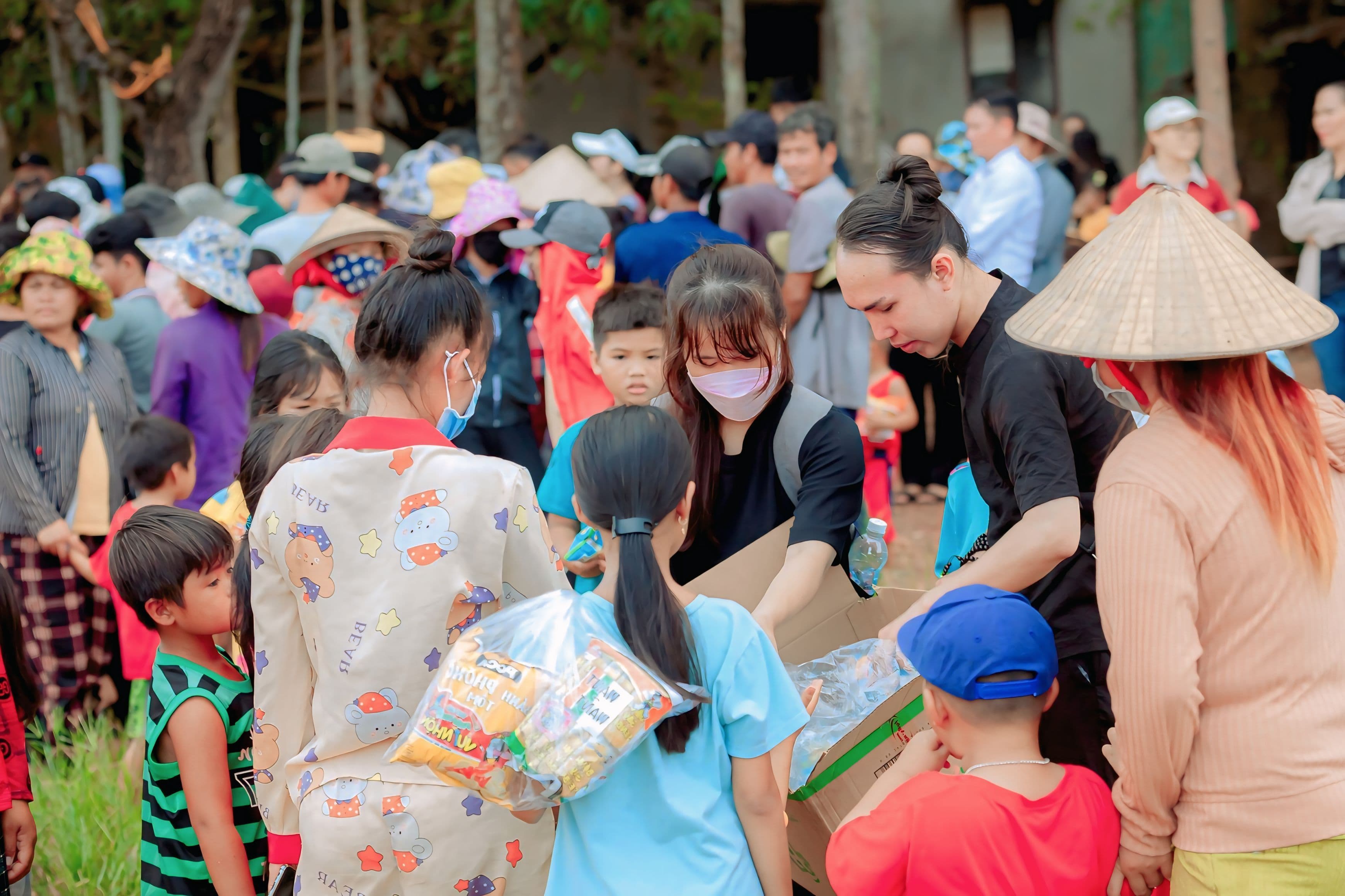 Hành trình lan tỏa yêu thương bằng nghệ thuật