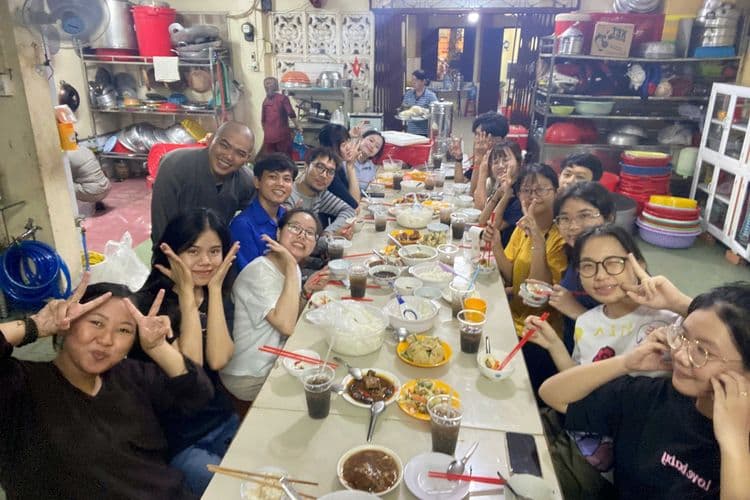 Công quả ở Tổ Đình Phật Bửu